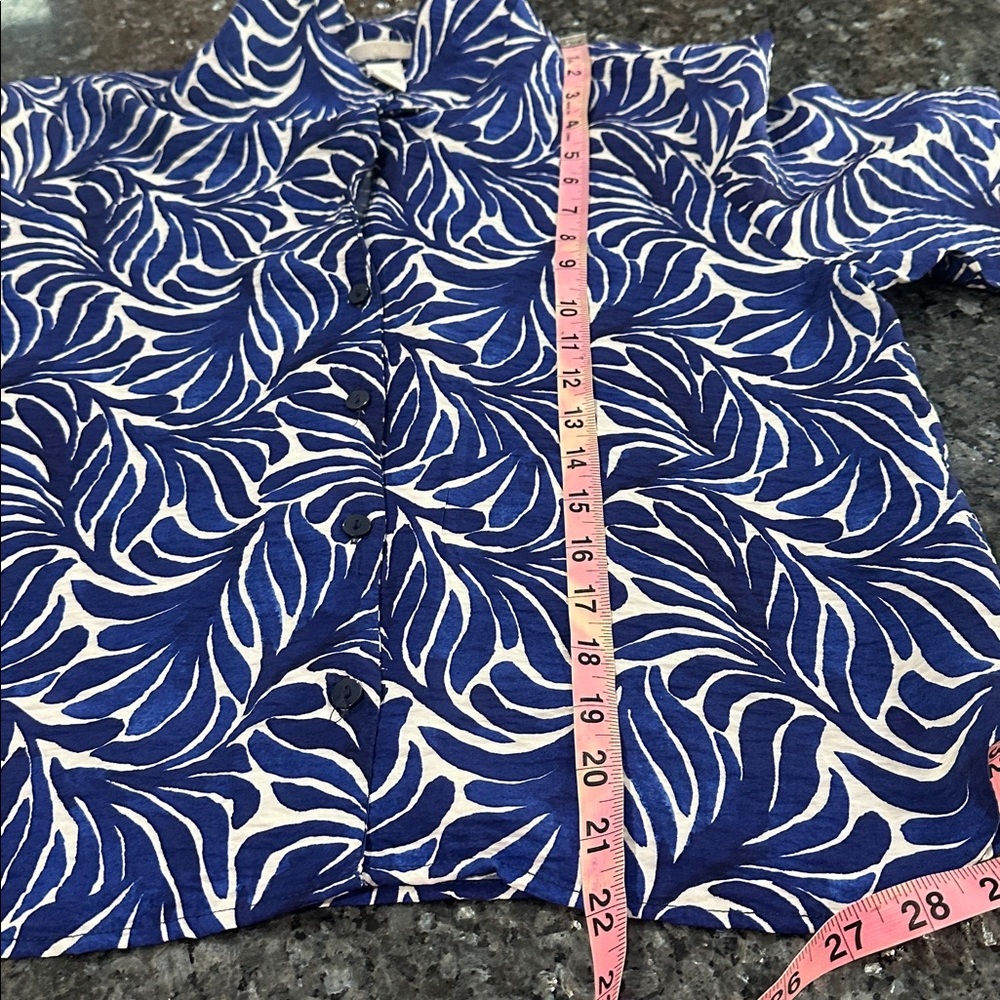 H&M Blue and White Patterned Top - Picture 5 of 9